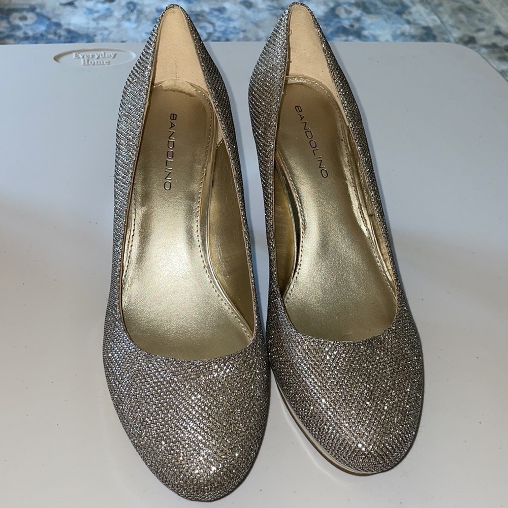 Gold pumps - Picture 3 of 5
